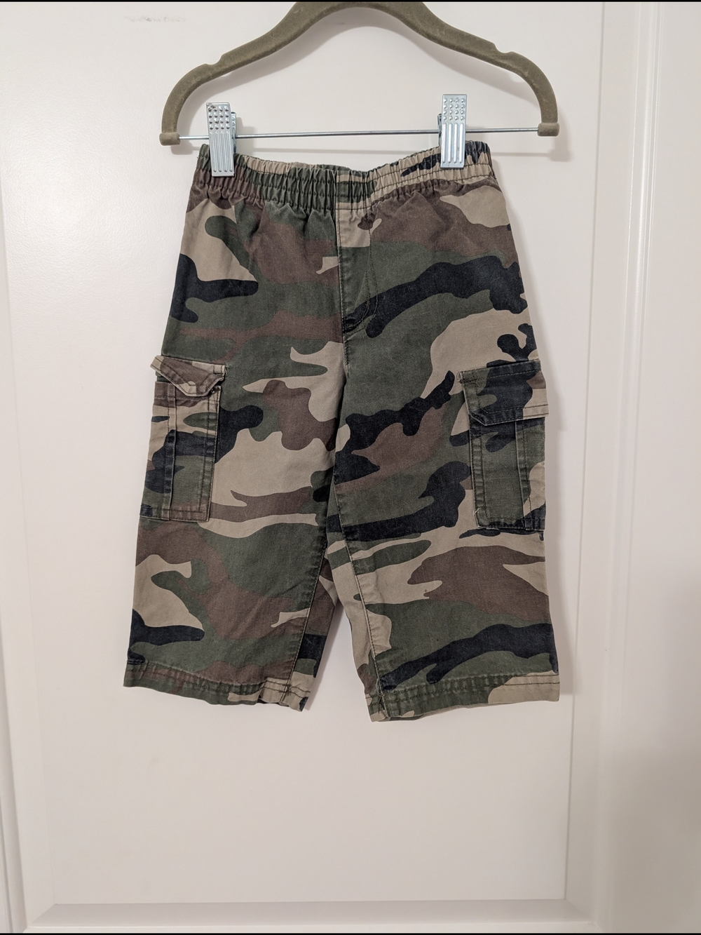 💥3/$24 Y2K Faded Glory Green and Brown Camo Cargo Pants Size 18m